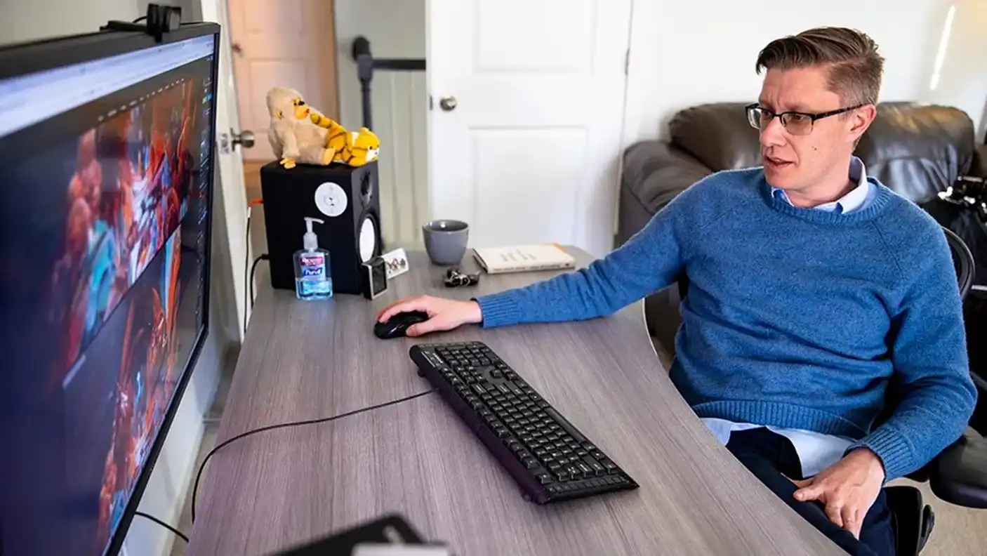 Beeple, người đã kiếm được 69 triệu đô la từ NFT bốn năm trước, vẫn đang kiếm tiền